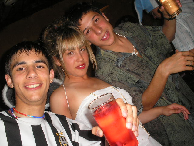 Pablo Juli y Beti.jpg